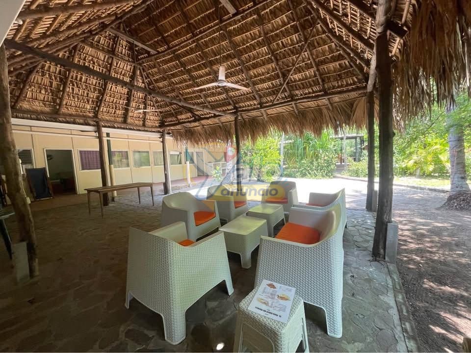 Casa de playa en venta en Barra de Santiago